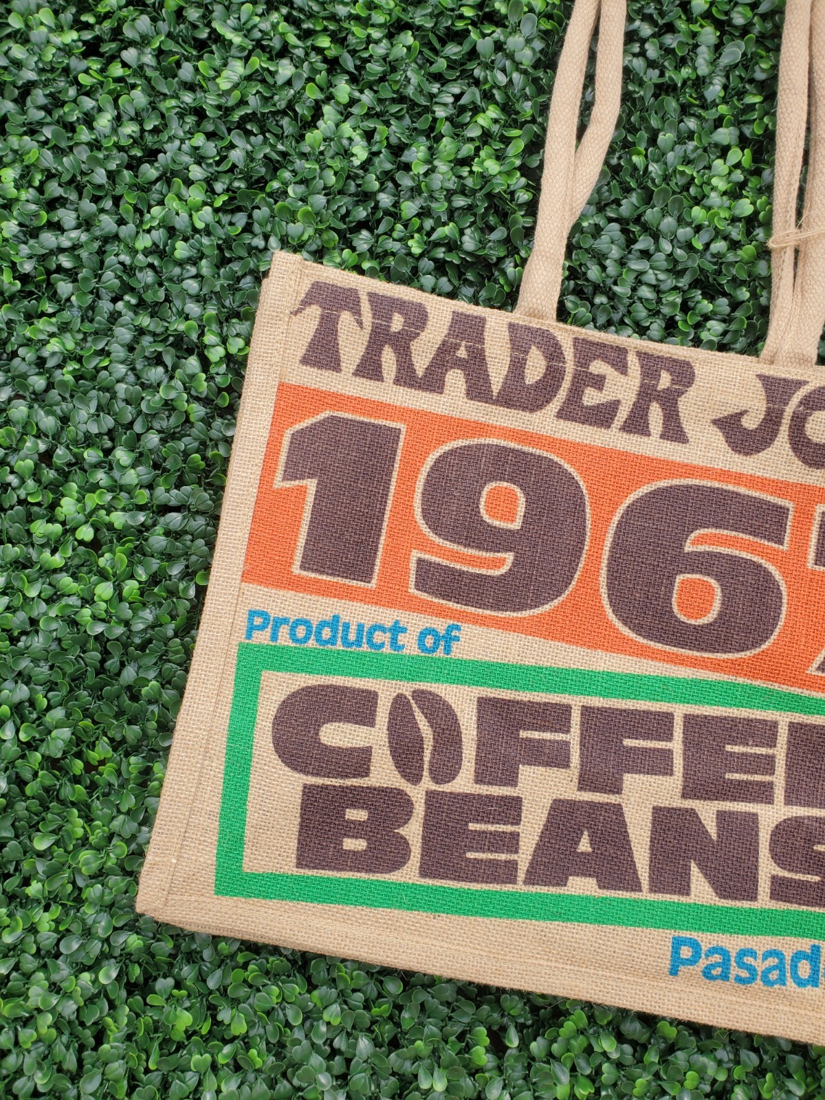 Trader Joe’s Reusable Tote Bag – Coffee Beans 1967 Pasadena Design🔴🟢 2026 NEW