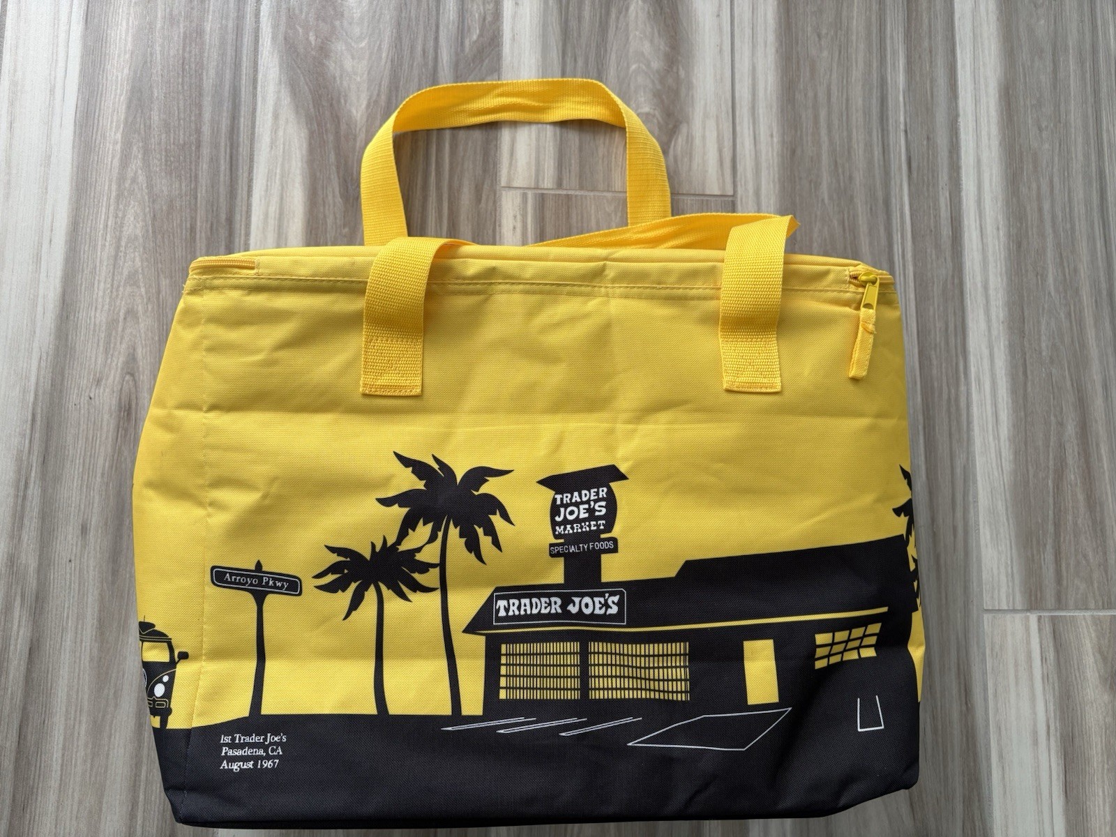 Trader Joe’s Cooler Tote Bag Large 8 Gal Insulated Reusable Yellow Pasadena NICE