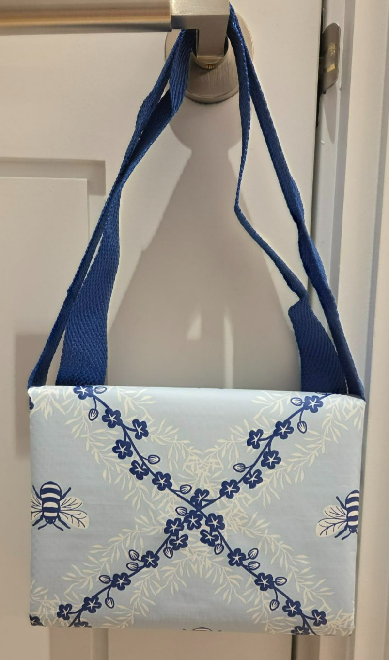 NWT TJ MAXX- Blue Floral Bees – Large Reusable Shopping Tote Eco Bag