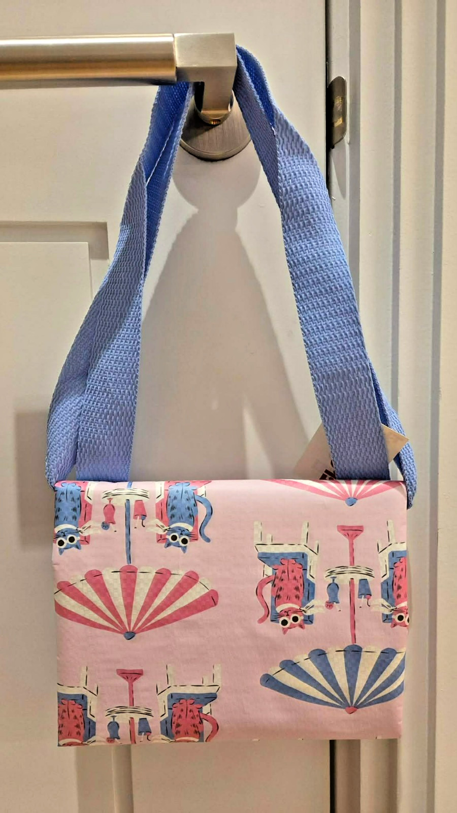 NWT TJ MAX – Beach/Pool Lounging Cats – Large Reusable Shopping Tote Eco Bag