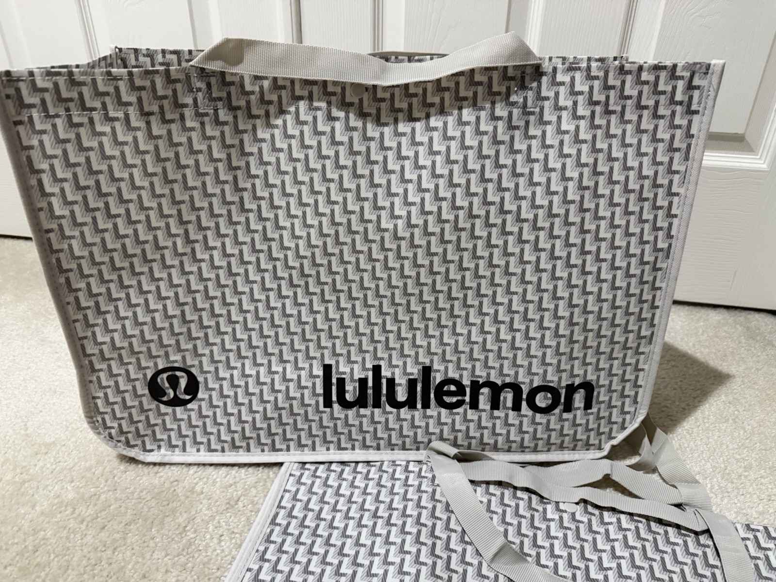 New 2 Lululemon Logo Extra Large Reusable Shopping Tote Bag Gray