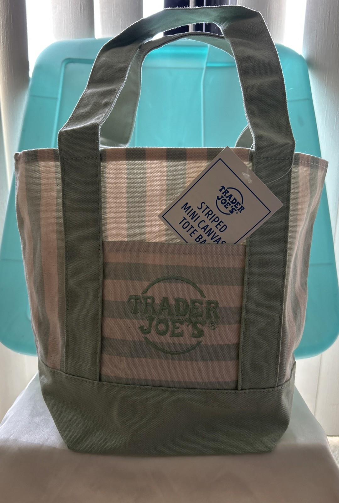 NEW TAG TRADER JOE’S TRENDING STRIPED MINI CANVAS TOTE GREEN SHOP/BEACH/TRAVEL
