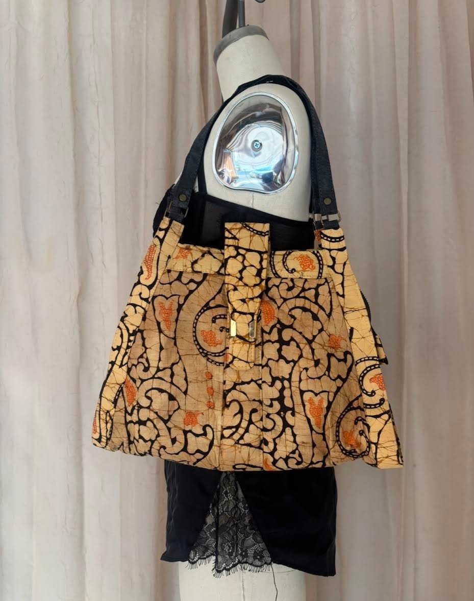 Vintage 90s Tote. Batik print leather straps