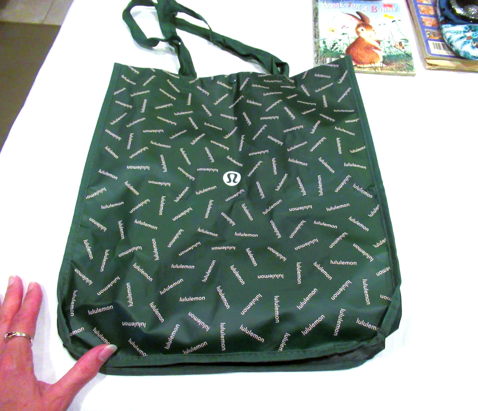 Lululemon green shopping bag, 16 inches tall