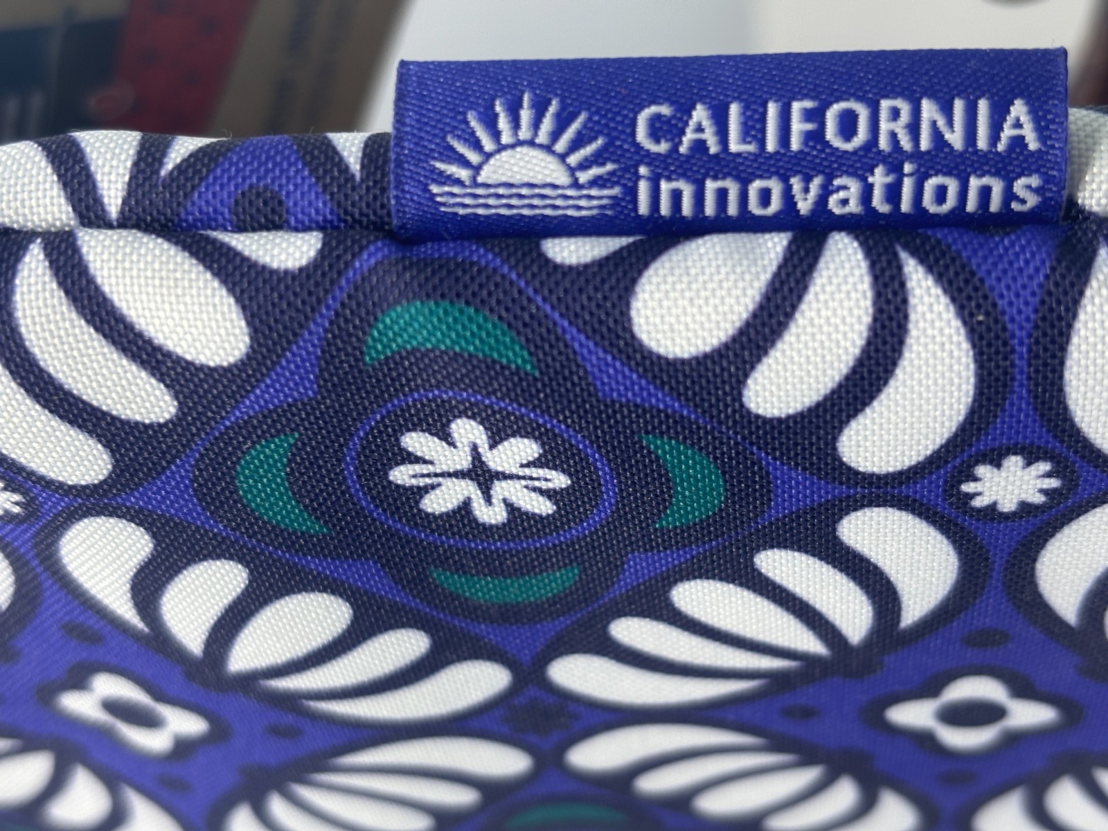 Set Of 2 California Innovations Insulated Pouches with Microban Large and Small
