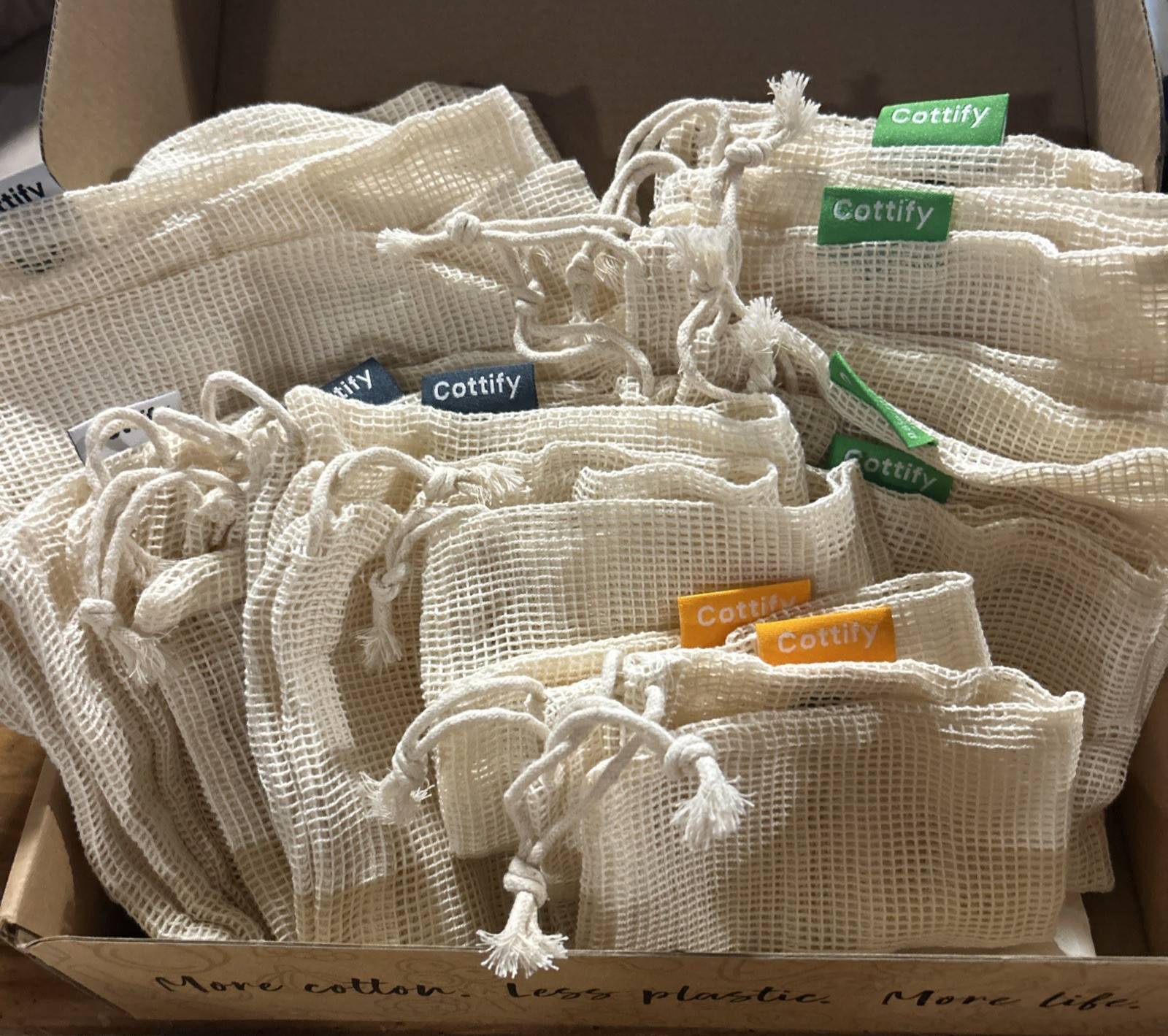 Cotton Mesh Reusable Fruit/Veggie Bags, 4 different sizes, 10 total bags.