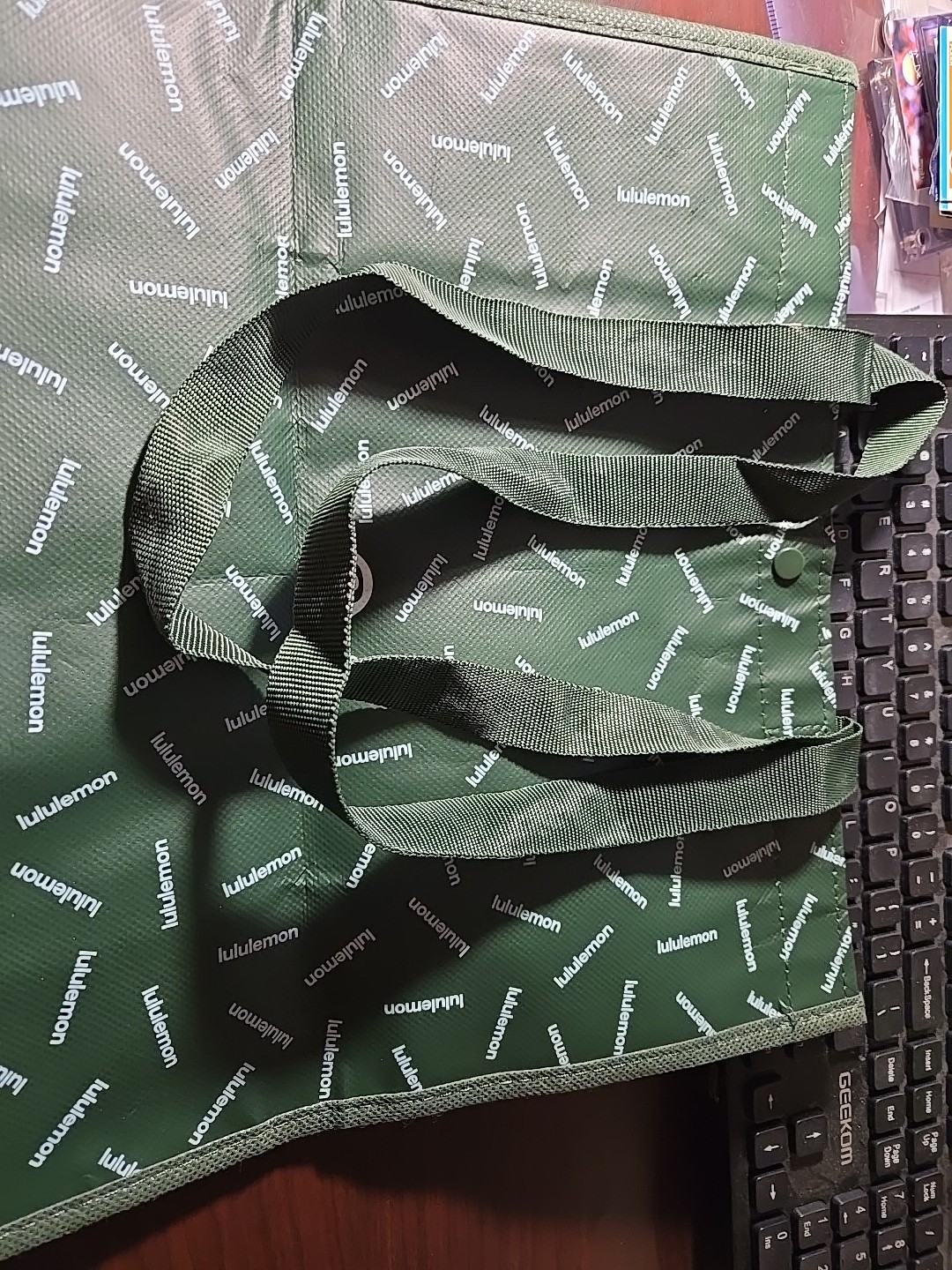 Lululemon Green Large Reusable Shopping Bag 16 X 14 Inches Snap Closure