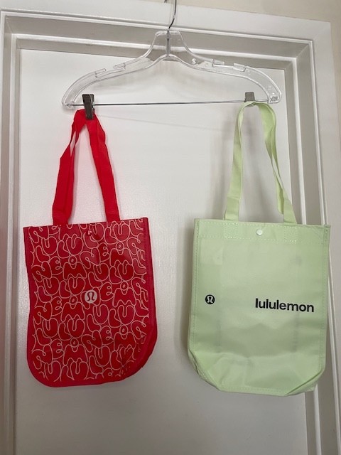 (2) Lululemon Shopping Tote Reusable Bags Red Light Green Small 12″x9″ NEW