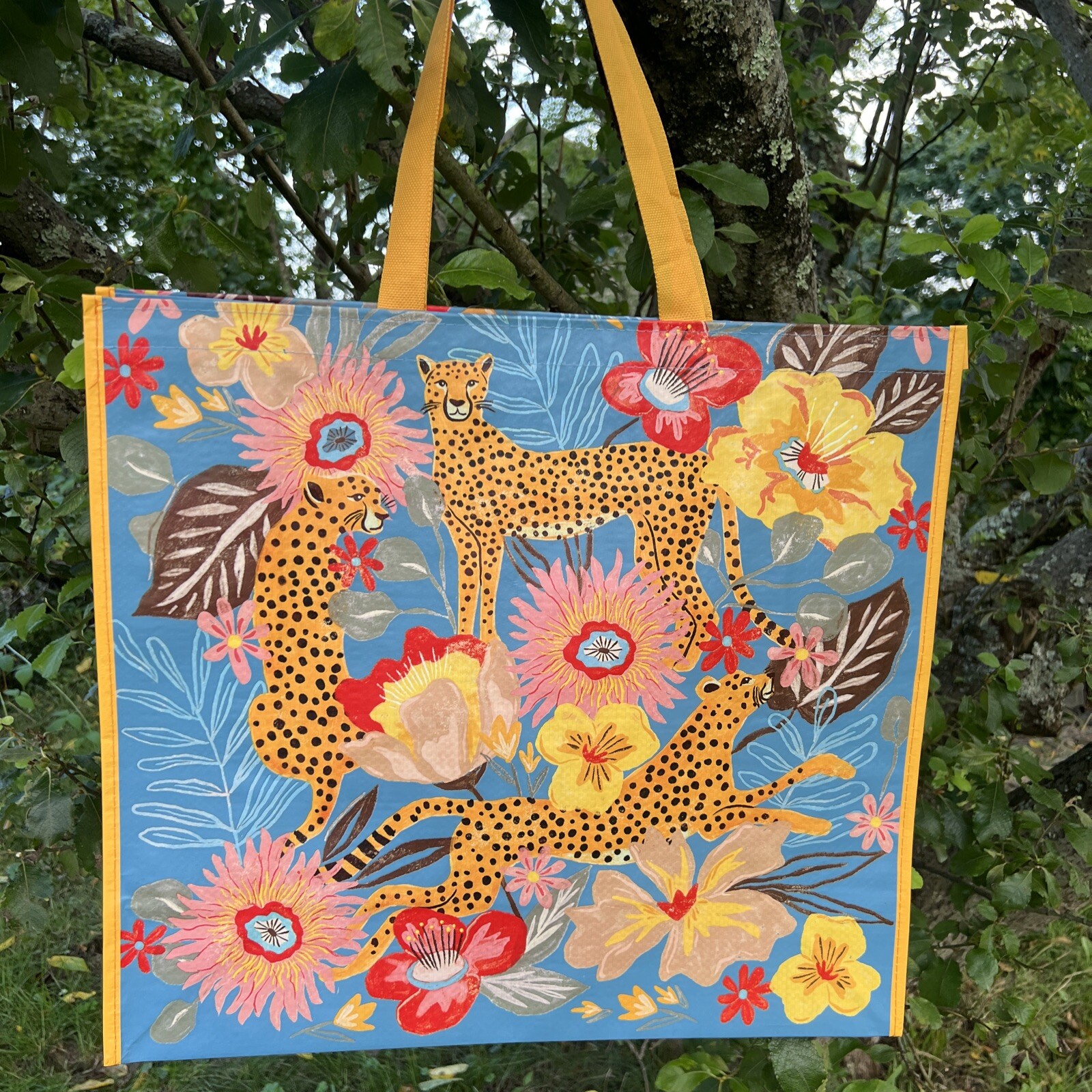 REUSABLE SHOPPING TRAVEL TOTE BAG LEOPARDS ECO FRIENDLY TJMAXX NEW