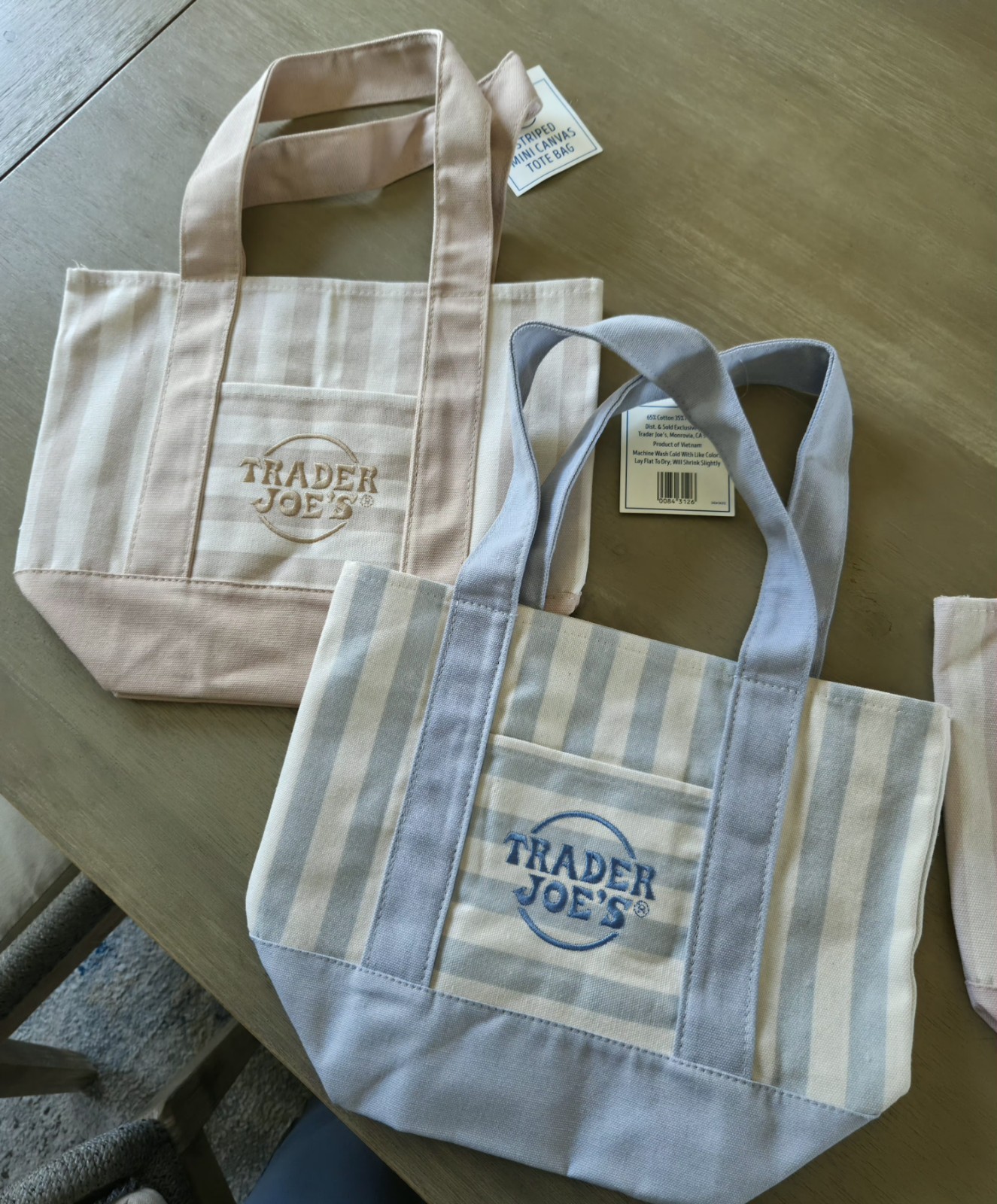 Trader Joe’s Mini Pastel Stripe Canvas Tote Bag Limited Edition 2026 (Set Of 4)