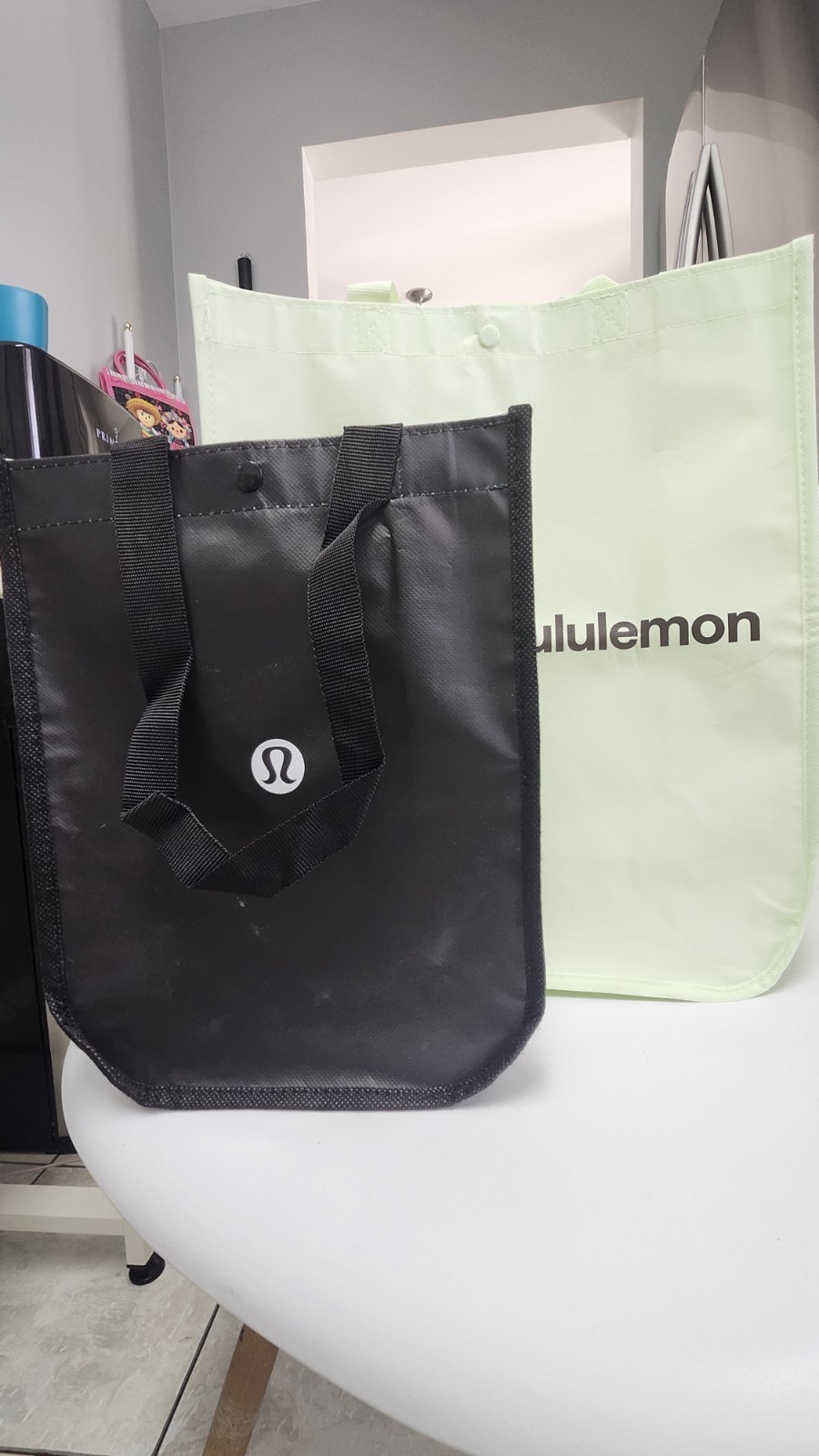 Lululemon Reusable Shopping Bags Color Black And Light Green