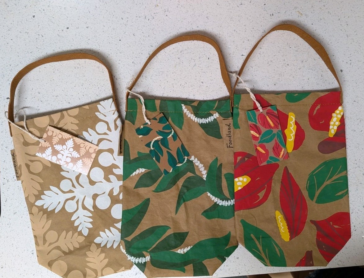 Foodland Hawaii Hawaiian Floral Reusable Wine Paper Tote Bag -Set of 3