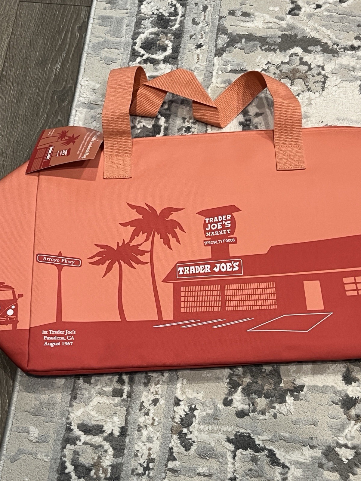 Trader Joe’s Large Peach Reusable Insulated Shopping Bag NWT