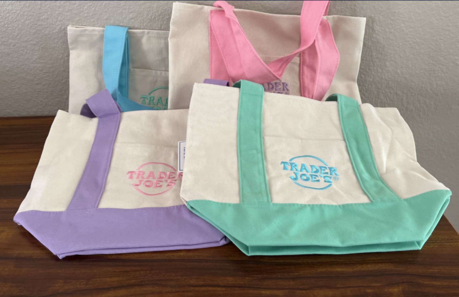 Trader Joe’s Mini Pastel Canvas Tote Bags 2025 Limited Edition – Set of 2 bags