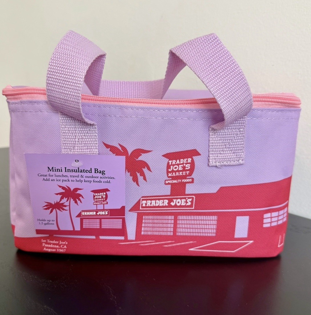 Trader Joe’s Mini Insulated Tote Bag – Summer 2026 Purple/Pink Lunchbag Limited