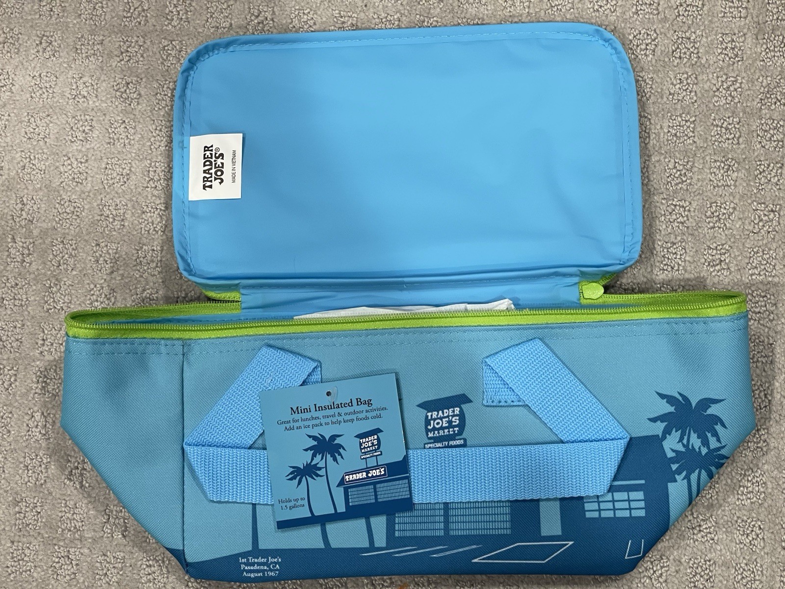 Trader Joe’s Mini Insulated Tote Bag Blue~Green Trim Color HTF New With Tags