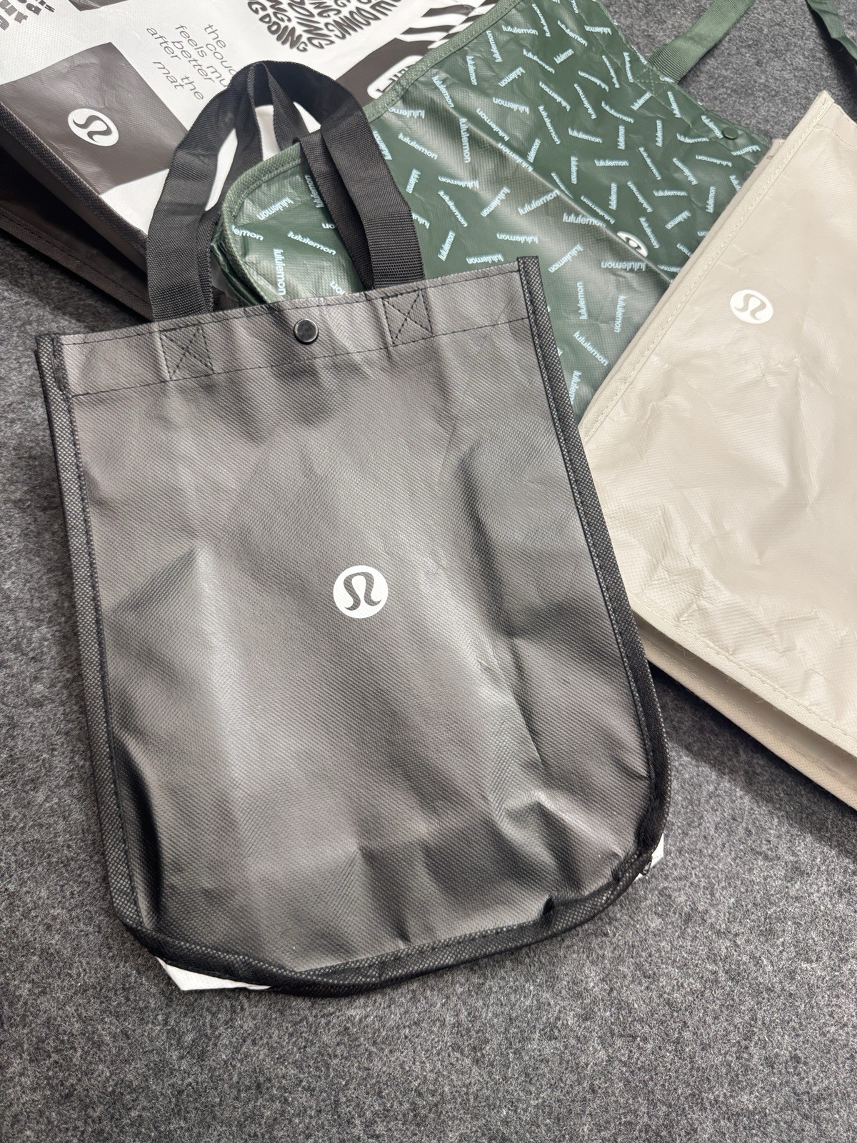 Lululemon Reusable Shopping Tote Bag 3 Large 1 Small Lot 4 Used In Very Good