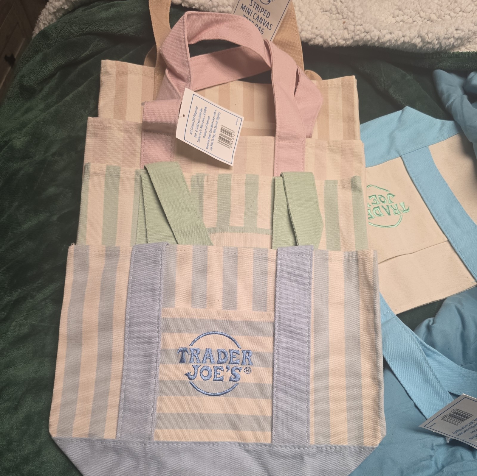 Trader Joe’s set of 4 Striped Multicolor Tote Bag 2026 Limited Edition Set of 4