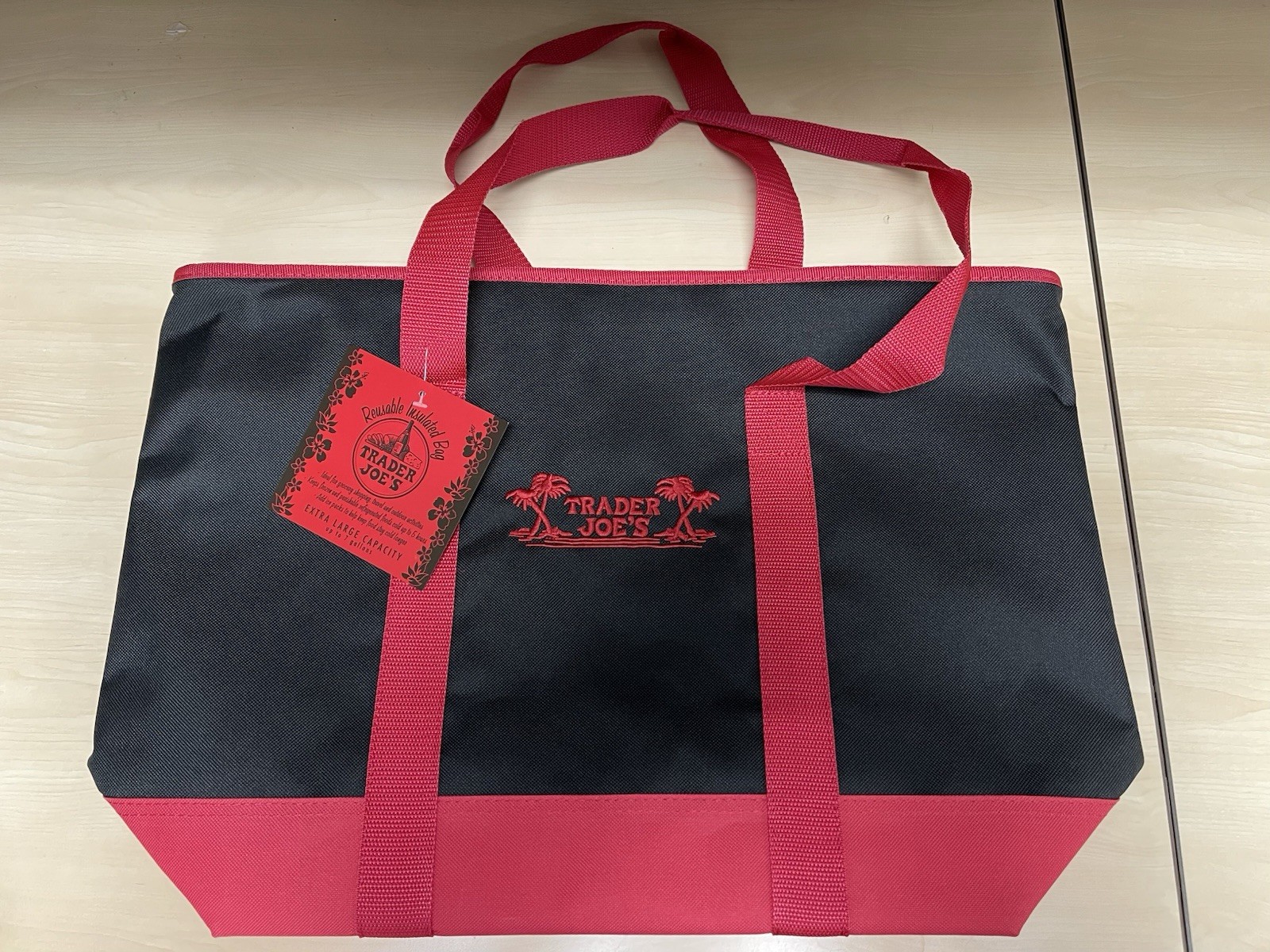 Trader Joe’s Large Insulated Tote Red/Black 7 Gallon Reusable Bag Cooler *NEW*