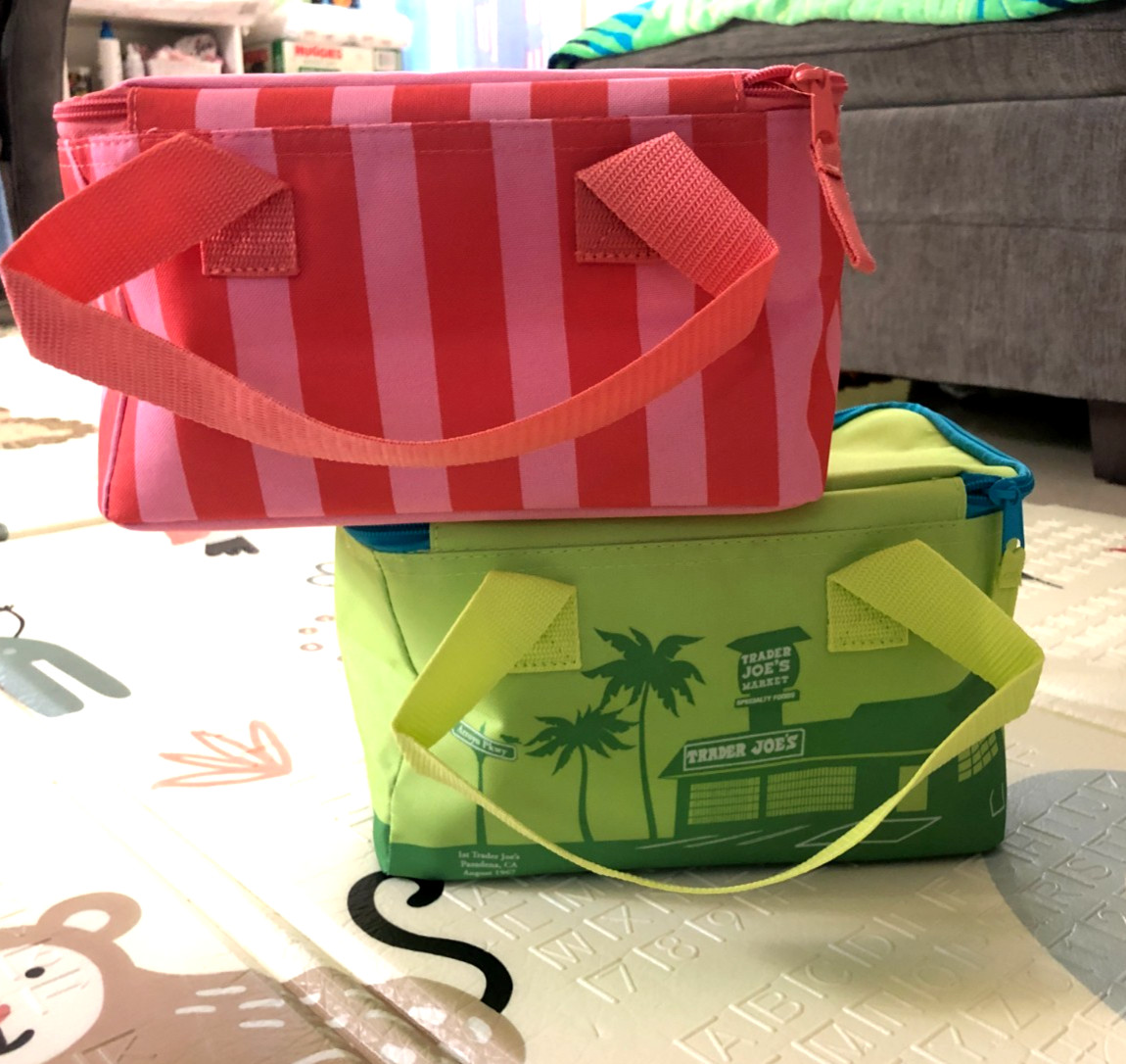 2pcs – Red Strip & Green Trader Joe’s 2026 Mini Insulated Tote In Hand Fast Ship