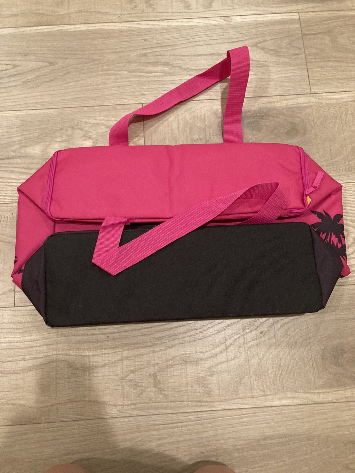 New Trader Joe’s “PINK” Insulated Extra Large Cooler Reusable Shopping Bag!