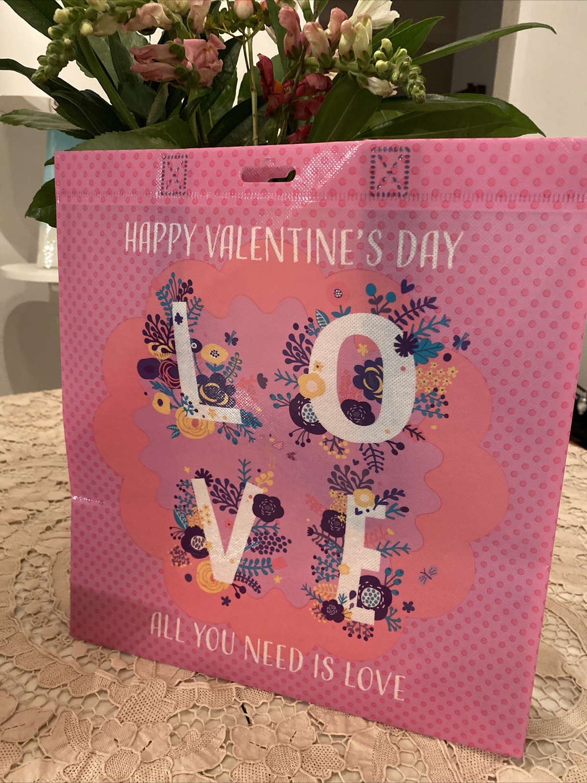 🌷 Happy Valentine’s Day LOVE PINK Red Aqua Gusset ￼Spring time shopping tote 🌷