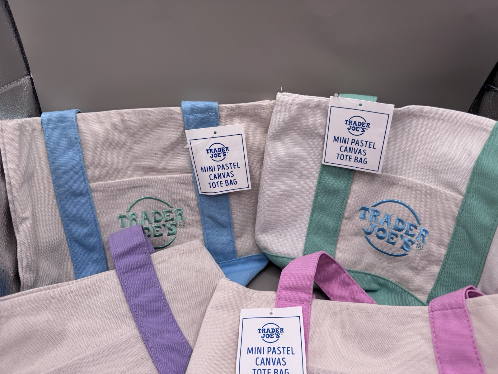 Trader Joe’s Pastel Mini Canvas Tote Bags 2026 Set Of 4 Limited Edition NWT