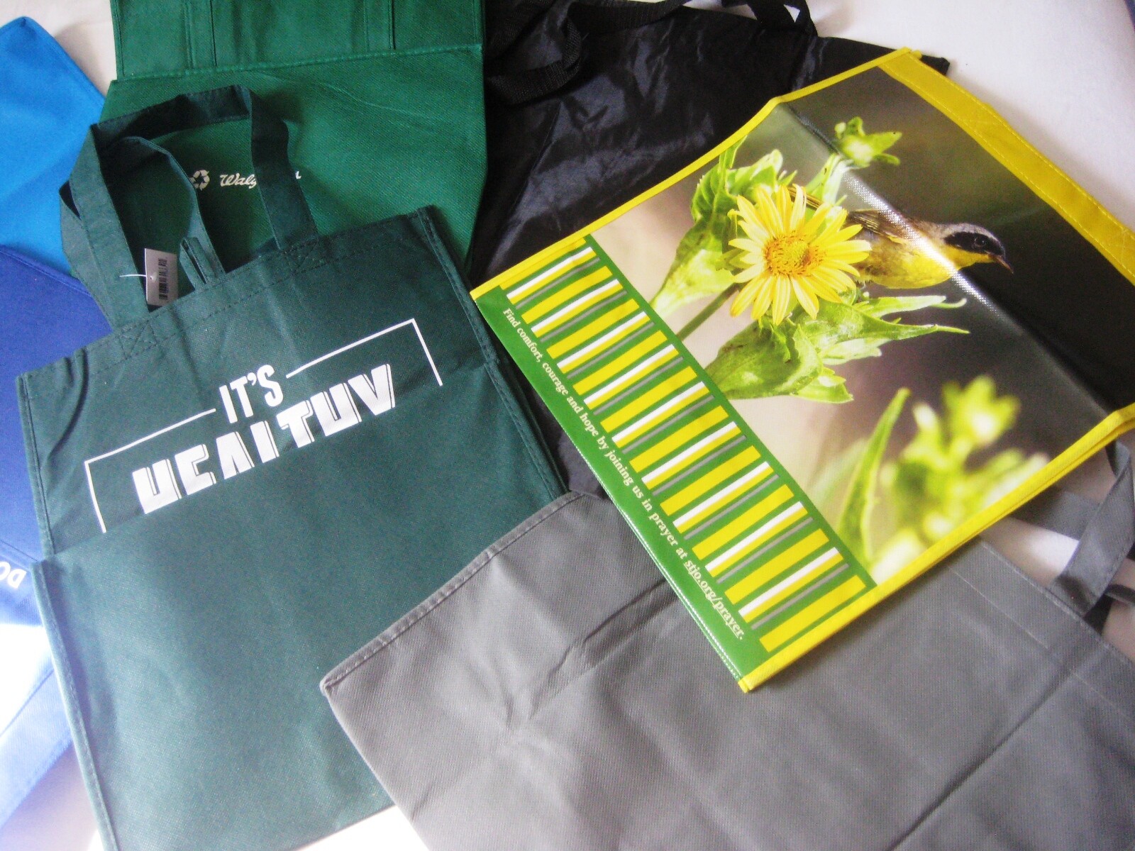 lot of 7 New reusable shopping tote bags canvas, nylon, assorted advertising