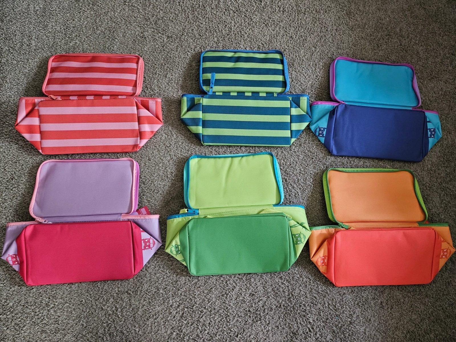 Trader Joe’s 2026 Mini Insulated Cooler Tote Limited Edition SET OF 6!
