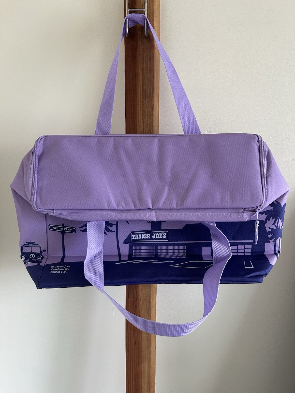 Trader Joe’s Reusable Shopping Bag Large Insulated Purple All-Over 8 gal