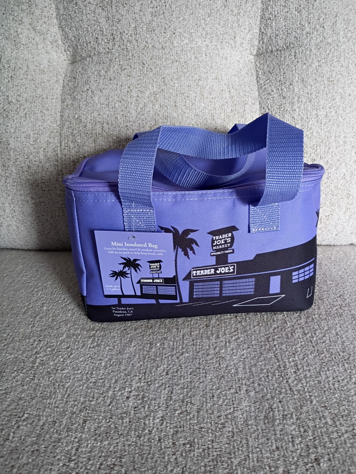 Trader Joe’s Purple MINI TOTE INSULATED COOLER TRAVEL LUNCH BEACH BAG NEW RARE