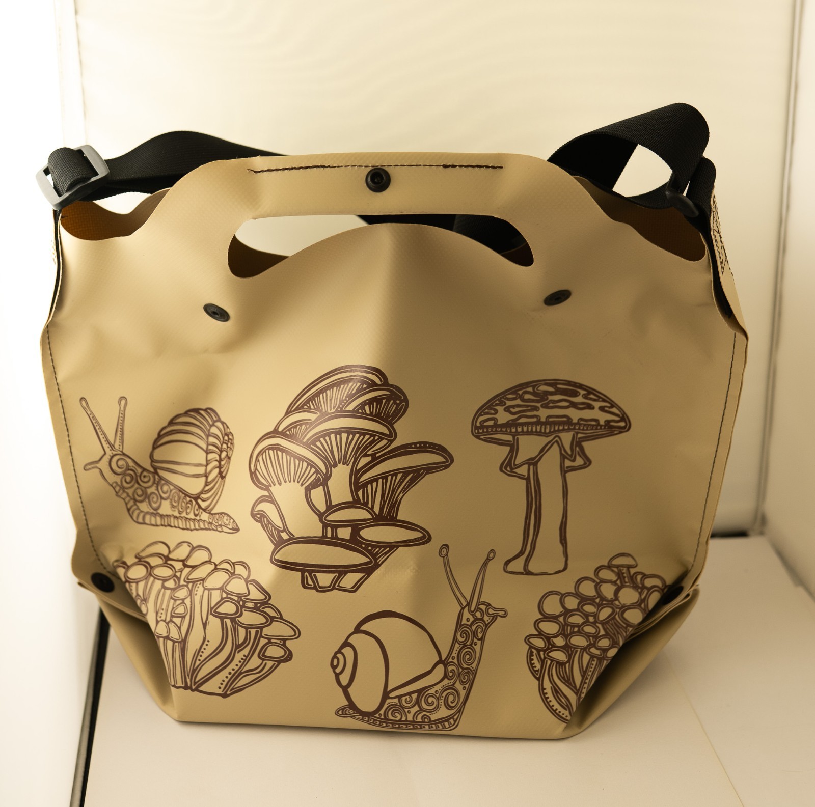 Travel Tote Gear Bag Shoulder Strap Mushrooms Snails Waterproof Utility Artsy
