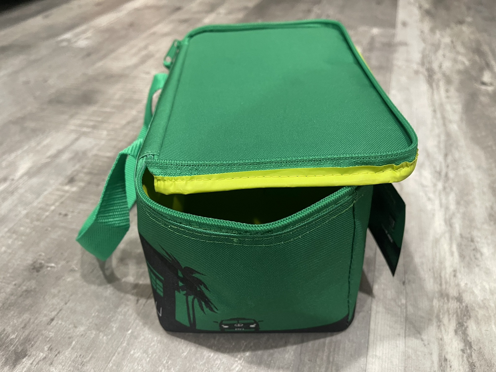 NEW Holiday Trader Joe’s EMERALD GREEN Mini Insulated Cooler Tote Lunch Bag