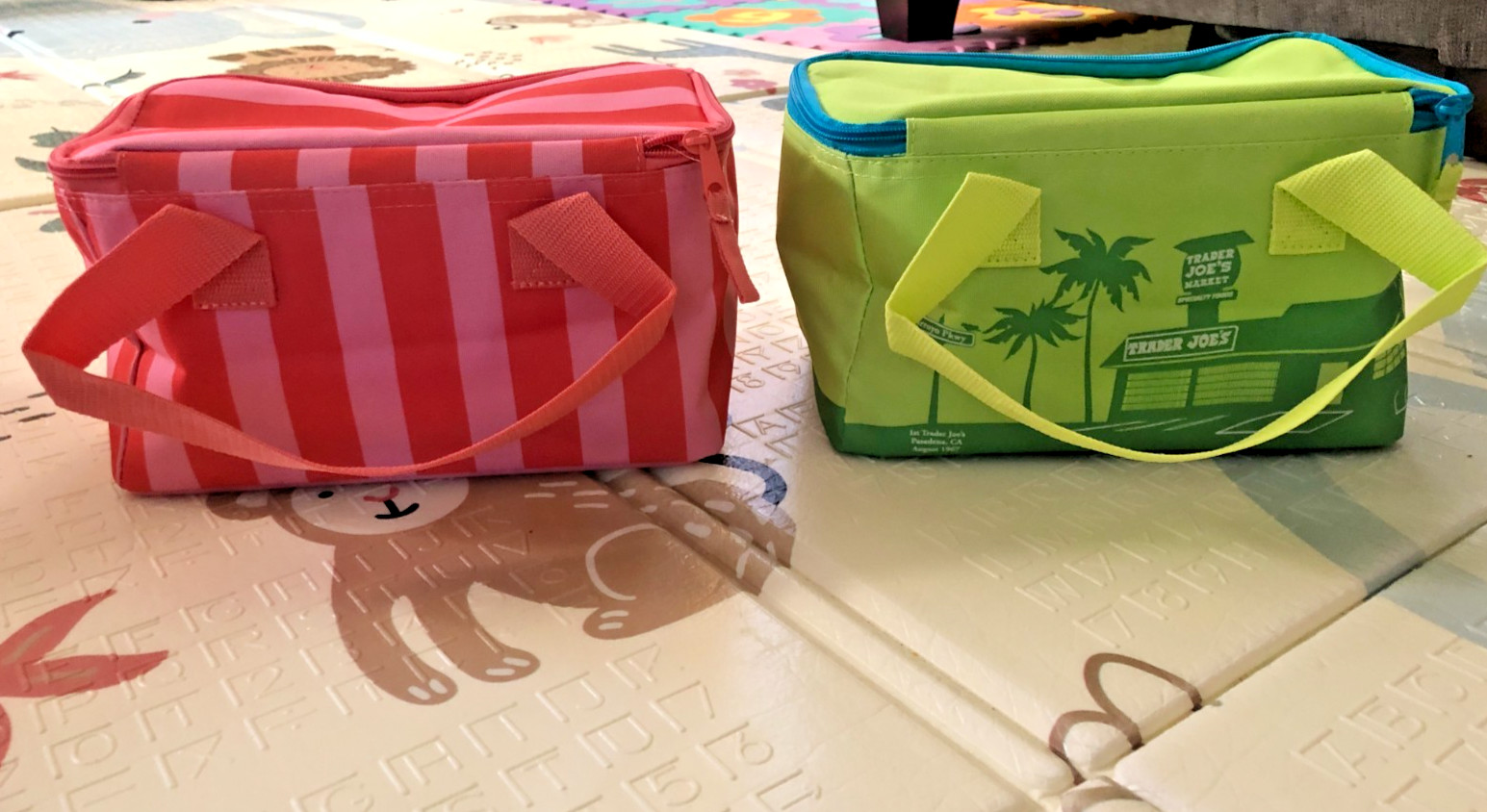 2pcs – Red Strip & Green Trader Joe’s 2026 Mini Insulated Tote In Hand Fast Ship