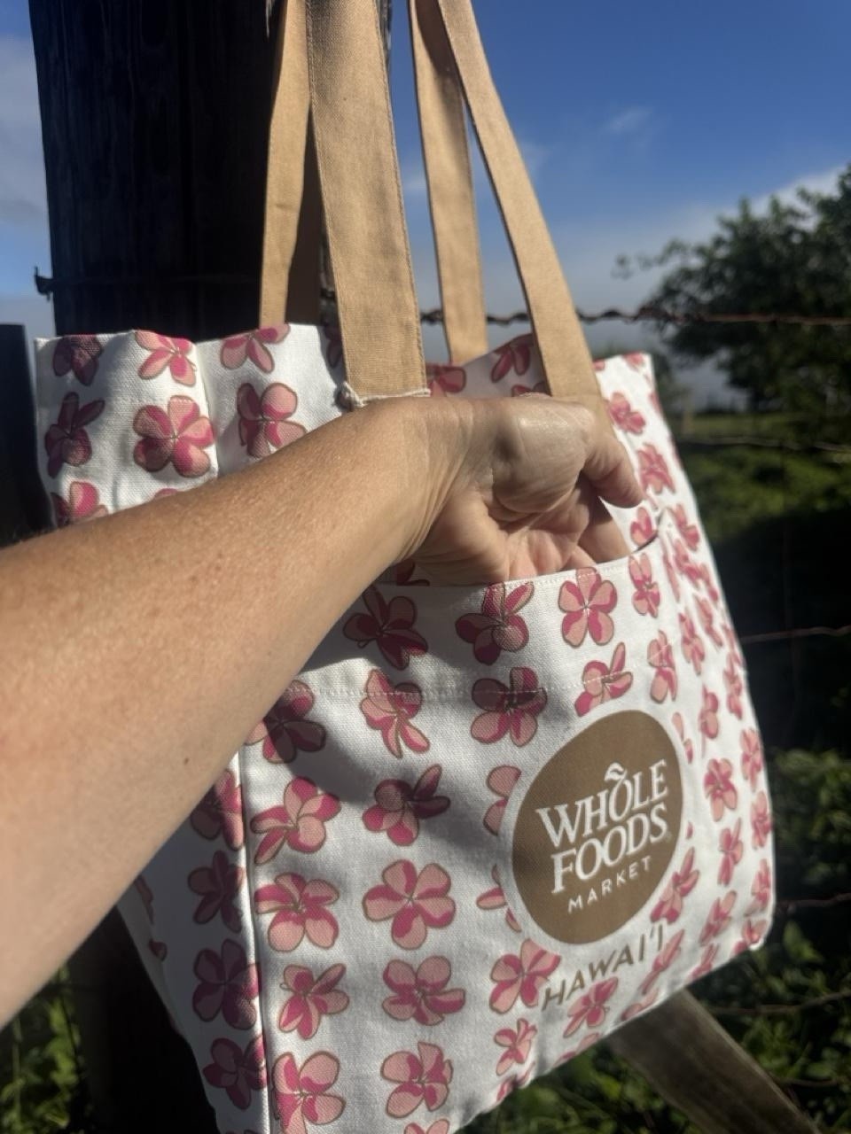 NWT Whole Foods Tag Aloha Pink Plumeria Hawaii Exclusive Large Shopping Tote Bag