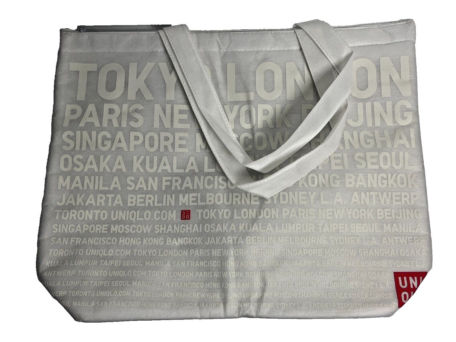 NWOT LIMITED EDITION UNIQLO INSULATED LOGO COOLER TOTE BAG WHITE RED SILVER