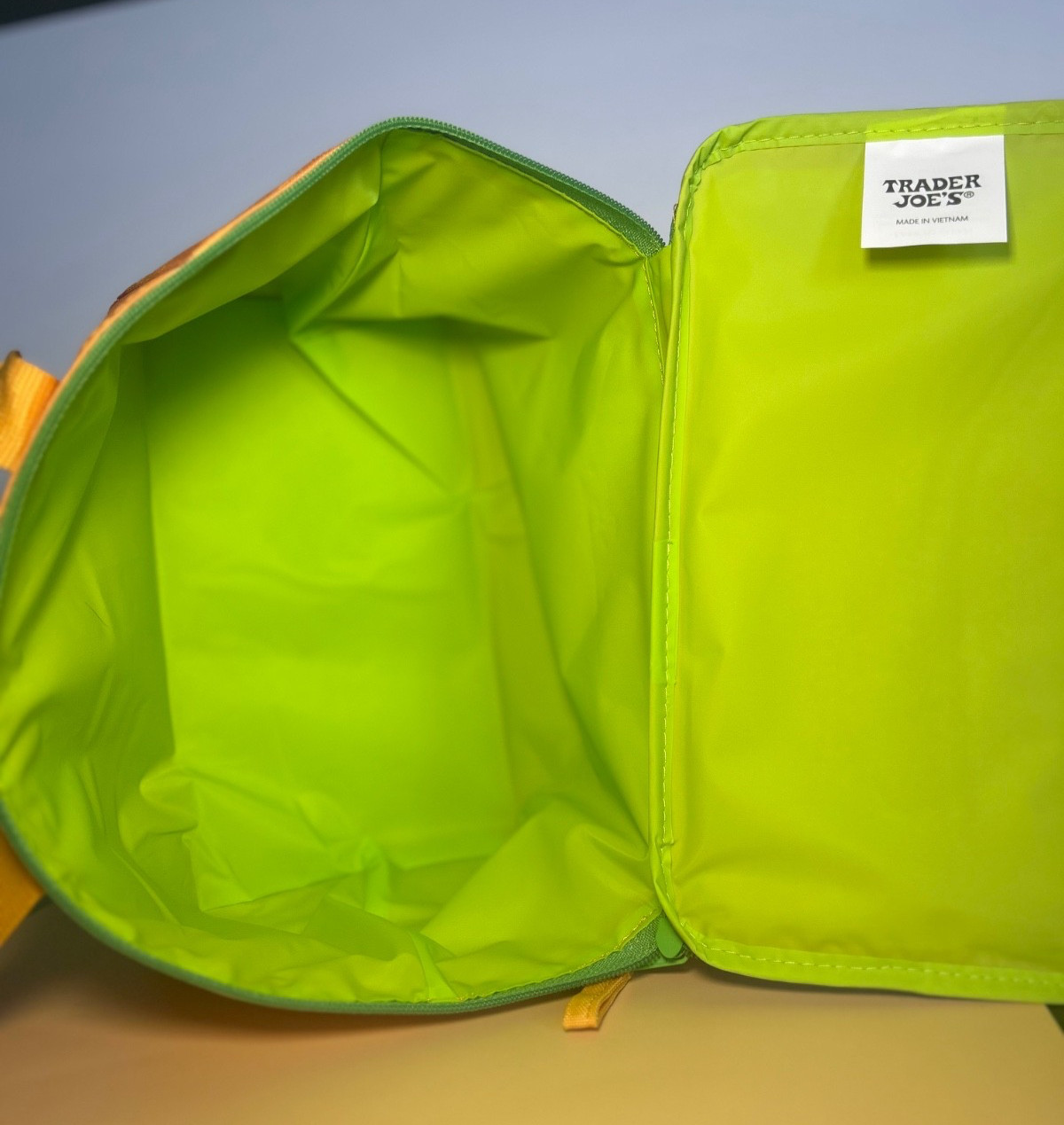 Trader Joe’s Mini Insulated Cooler Bag Tote Summer — LIME GREEN w/ Blue Zipper