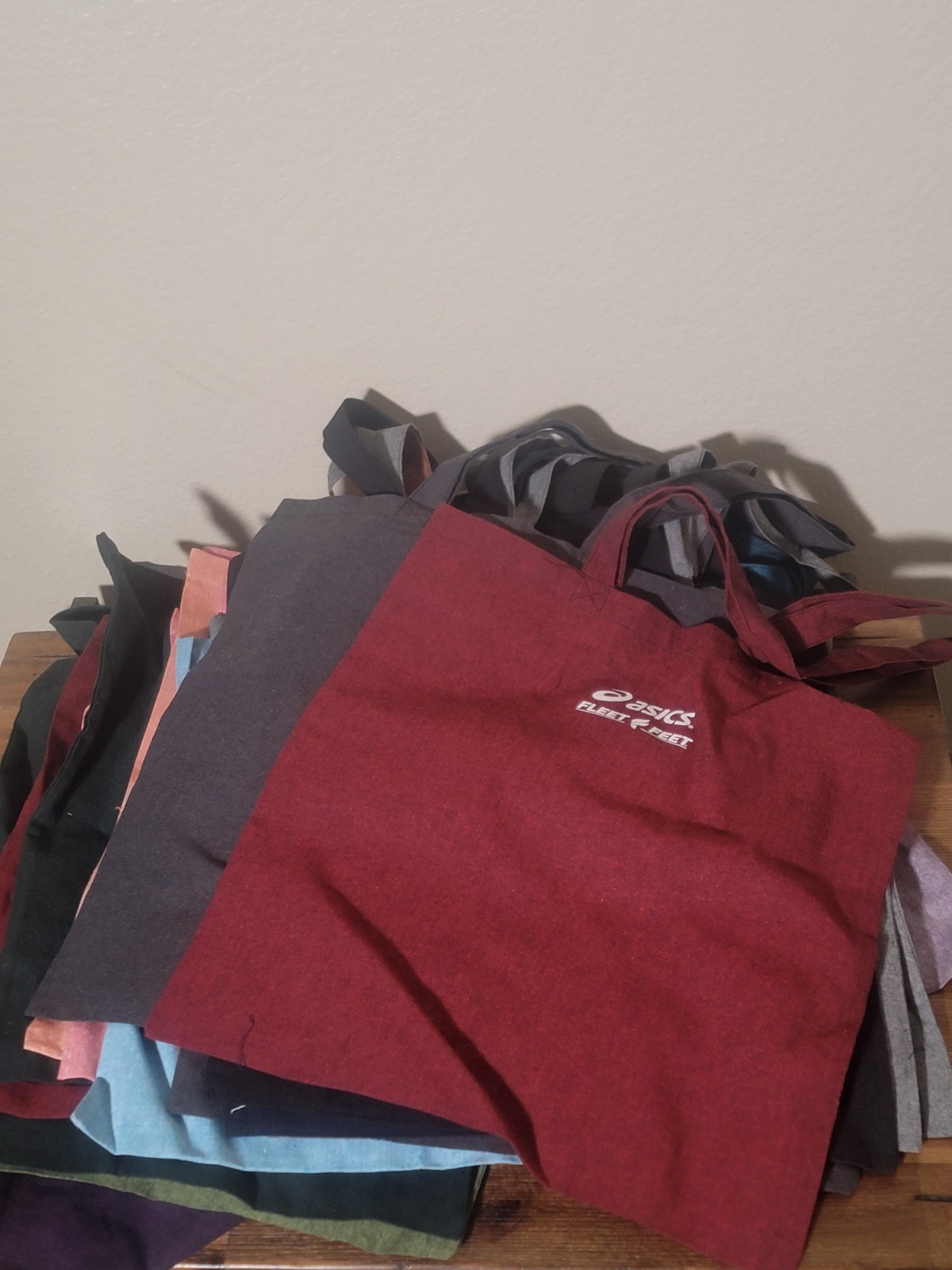 Lot of 29 NEW ASICS Fleet Feet Reusable Canvas Tote Bags – Multi-Color Bulk Set