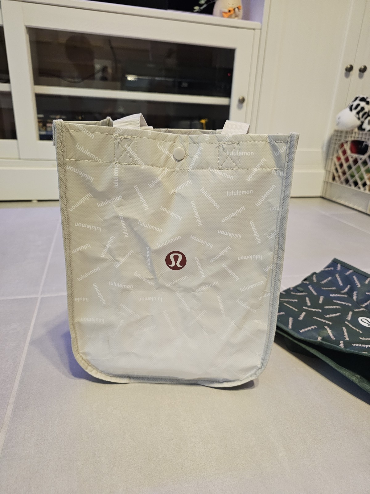 Lot of 2 Lululemon Logo Reusable Tote Shopping Bag White And Dk Green 11.5×9.5”