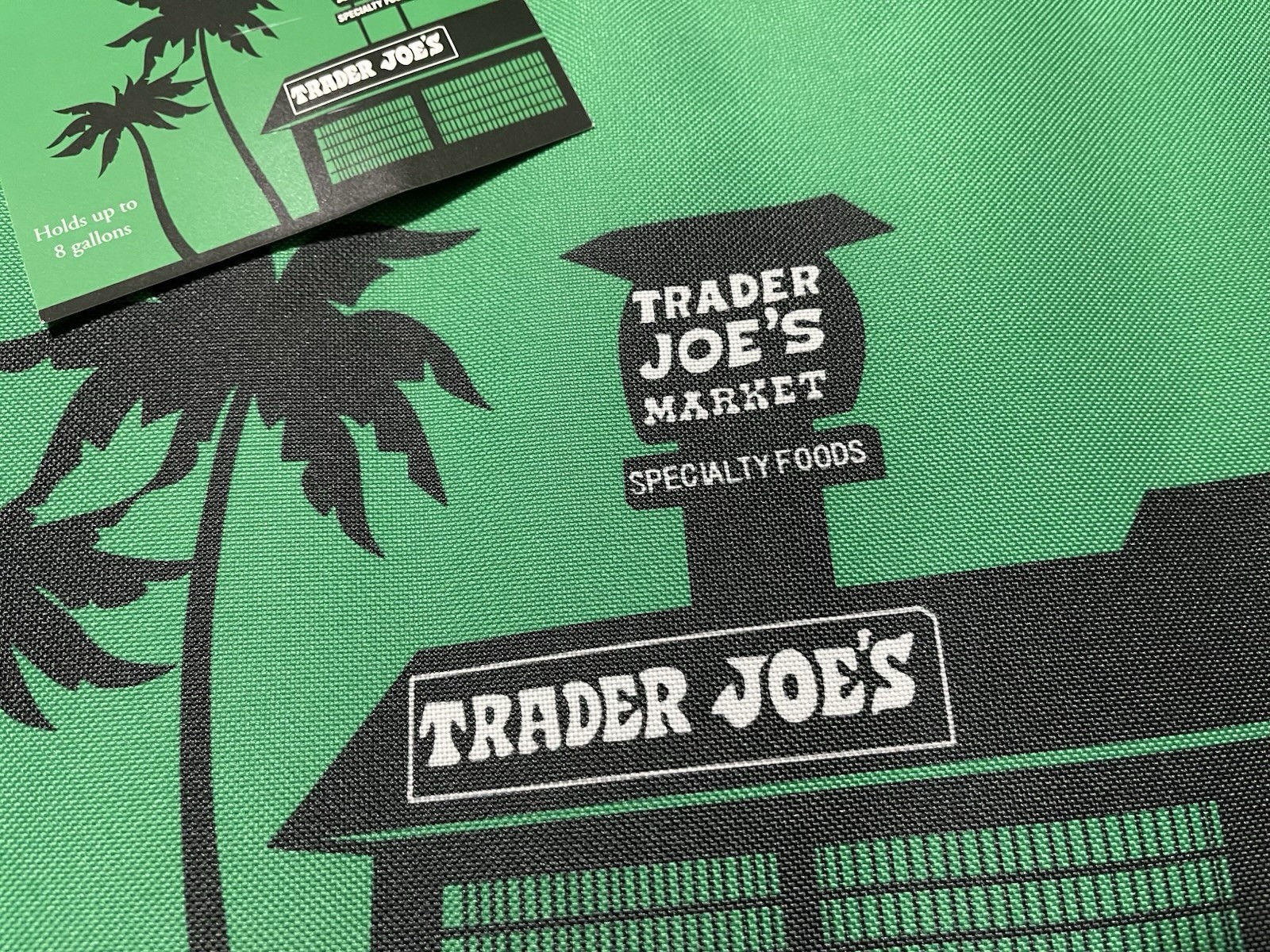 NWT TRADER JOES LARGE 8 GALLON REUSABLE INSULATED COOLER BAG EMERALD GREEN