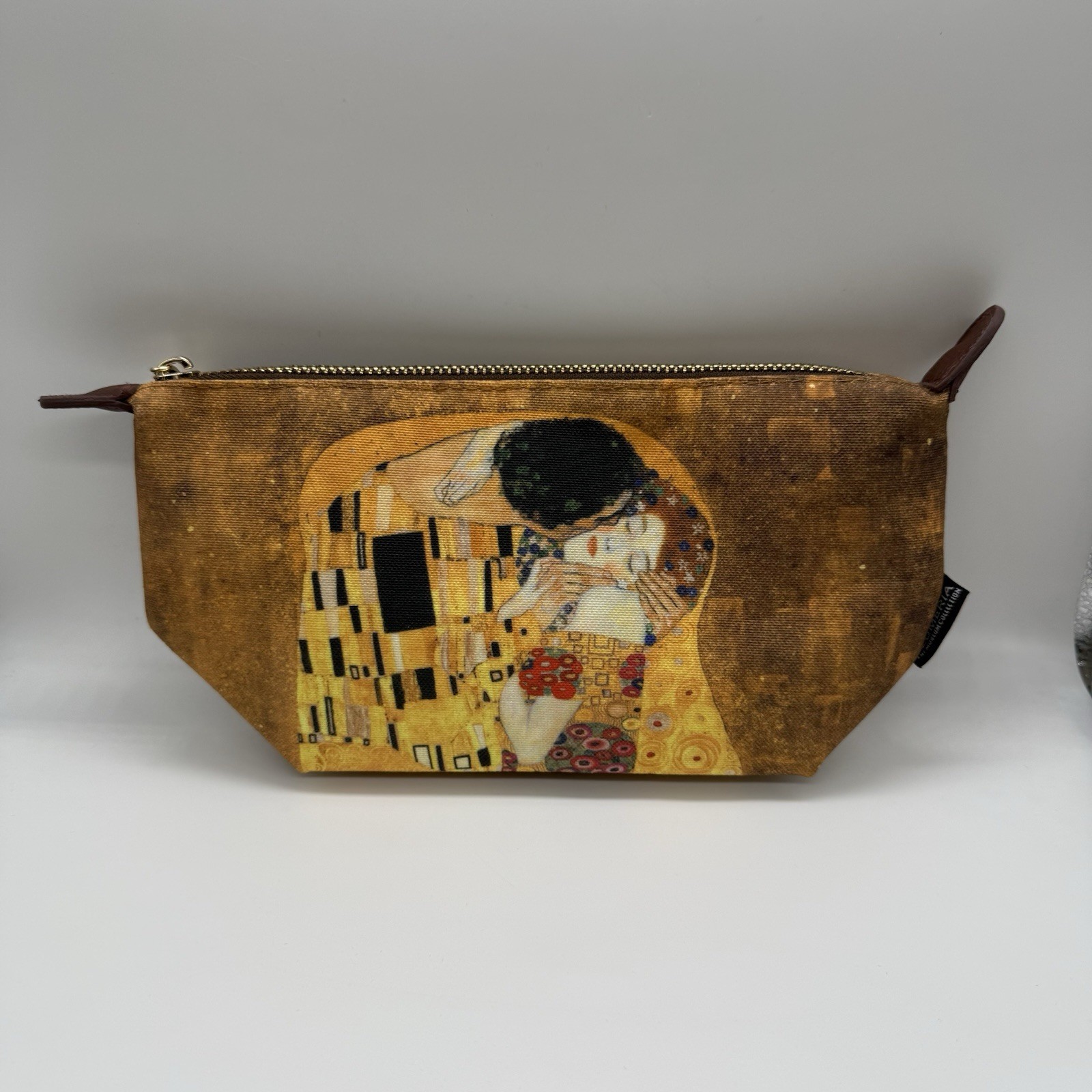 Plumeria The Museum Collection Gustav Klimt ‘The Kiss’ Canvas & Leather Bag 10×5