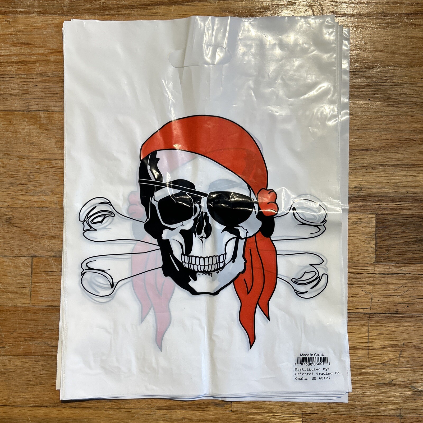 15-White Plastic Gift Tote Bag Skull Bones Oriental Trading Co. 17″ x 12.5″