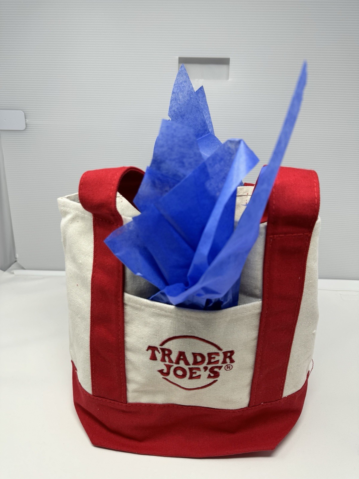TRADER JOE’S RED MINI CANVAS TOTE BAG NWT FREE GIFT 🎁 VALENTINES DAY