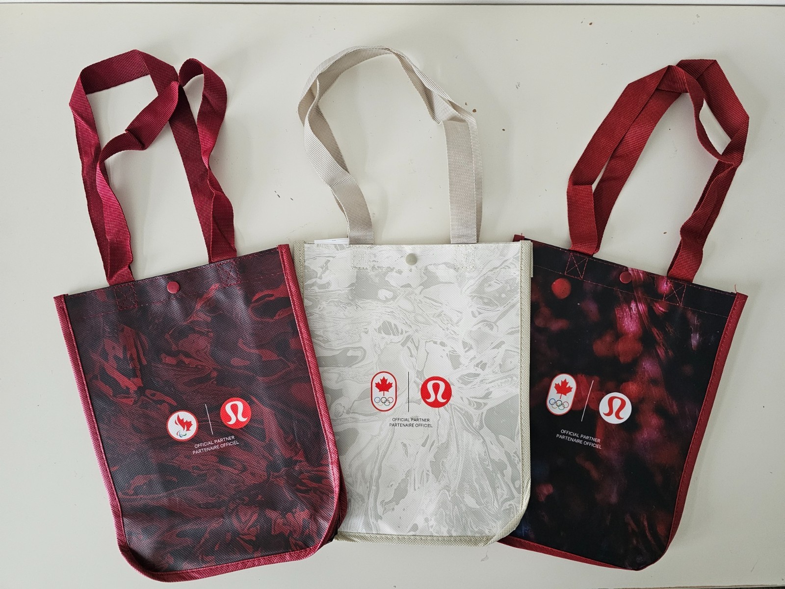 New LULULEMON Multicolor Team Canada Reusable Shopping Bag Small, Pack of 3