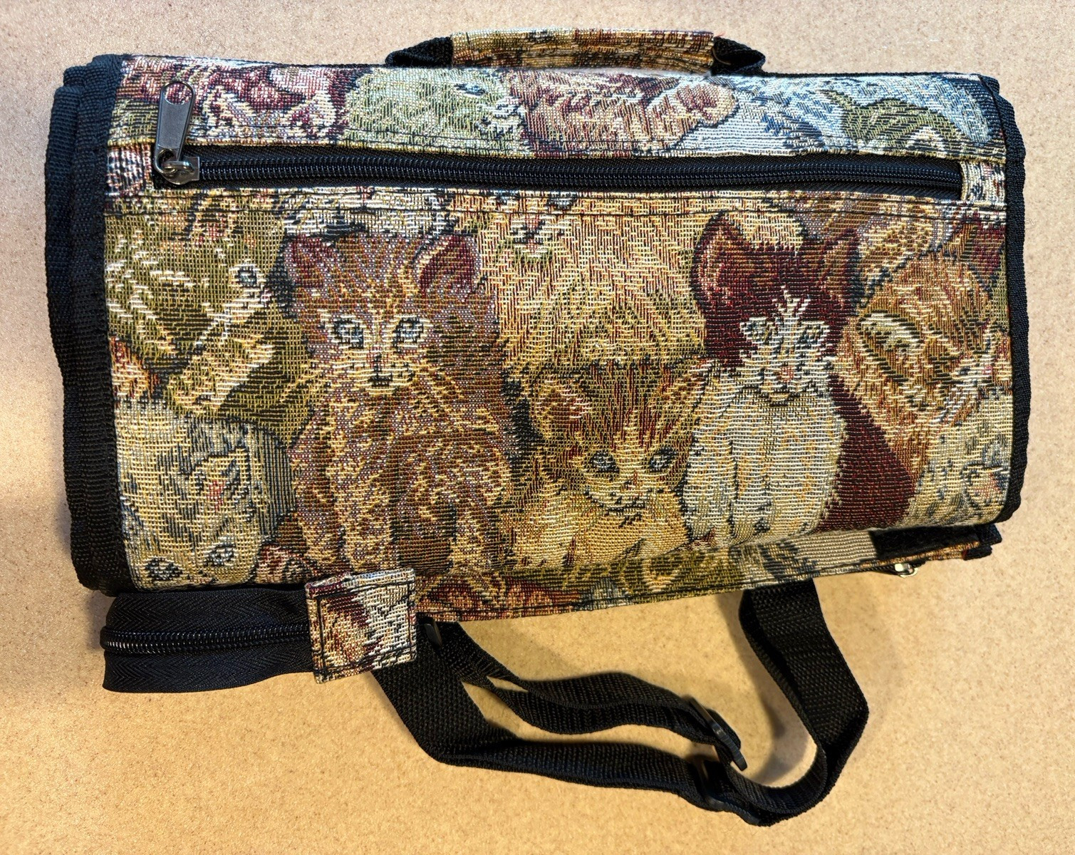 Vintage Cat Tapestry ALFA Portable Travelgear Fold Up Bag W/Rollers.