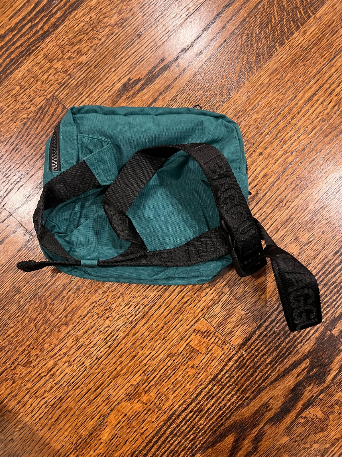 BAGGU Peanuts Embroidered Green Fanny Pack Crossbody Bag Used