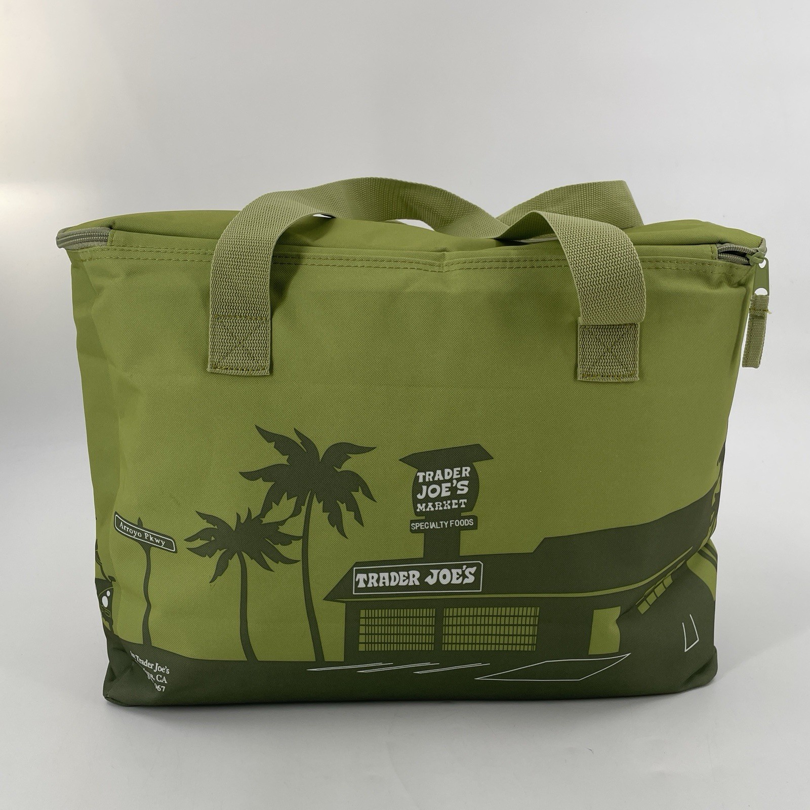Trader Joe’s Large Reusable Insulated Tote Bag in Green – 8 Gallons