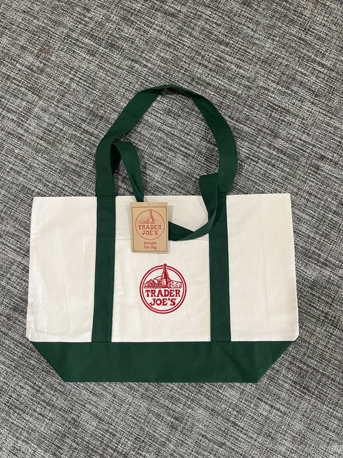 BNWT Trader Joe’s – 2025 Christmas Canvas Tote Shopping Bag Large Green
