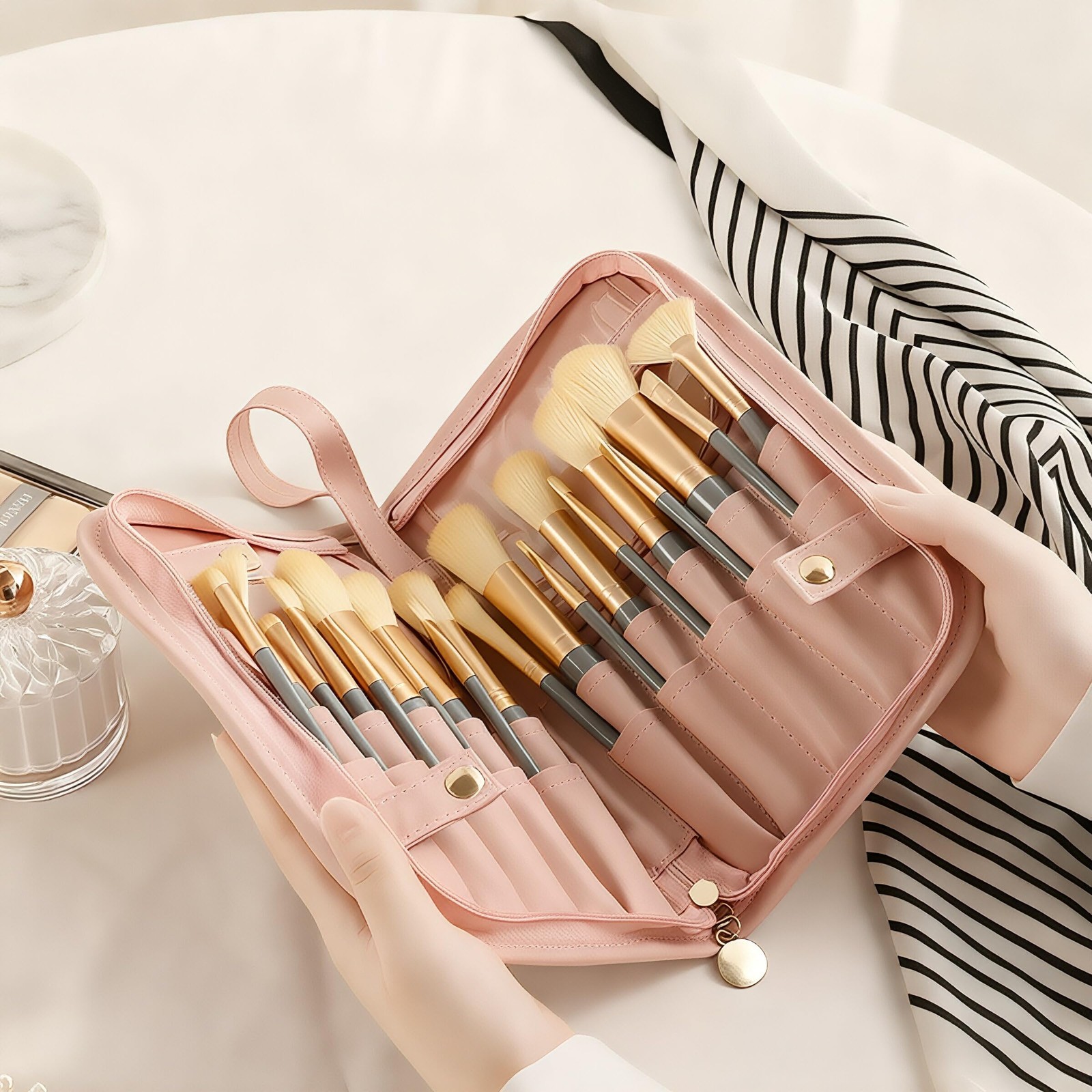 YLYZ Makeup Brush Bag, Waterproof Stand-Up Holder Pink