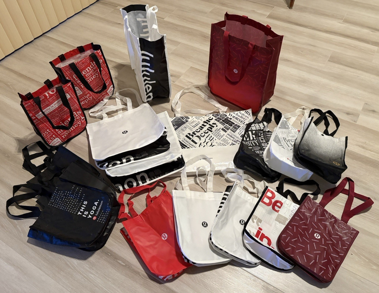 Lot of 19 Lululemon Shopping Tote Bags 1 Large 4 Medium 14 Small Assorted Colors